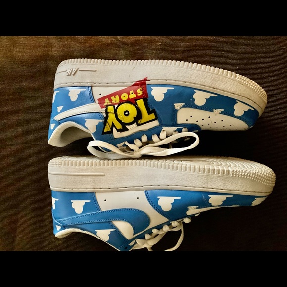 Custom nikes - Picture 2 of 4